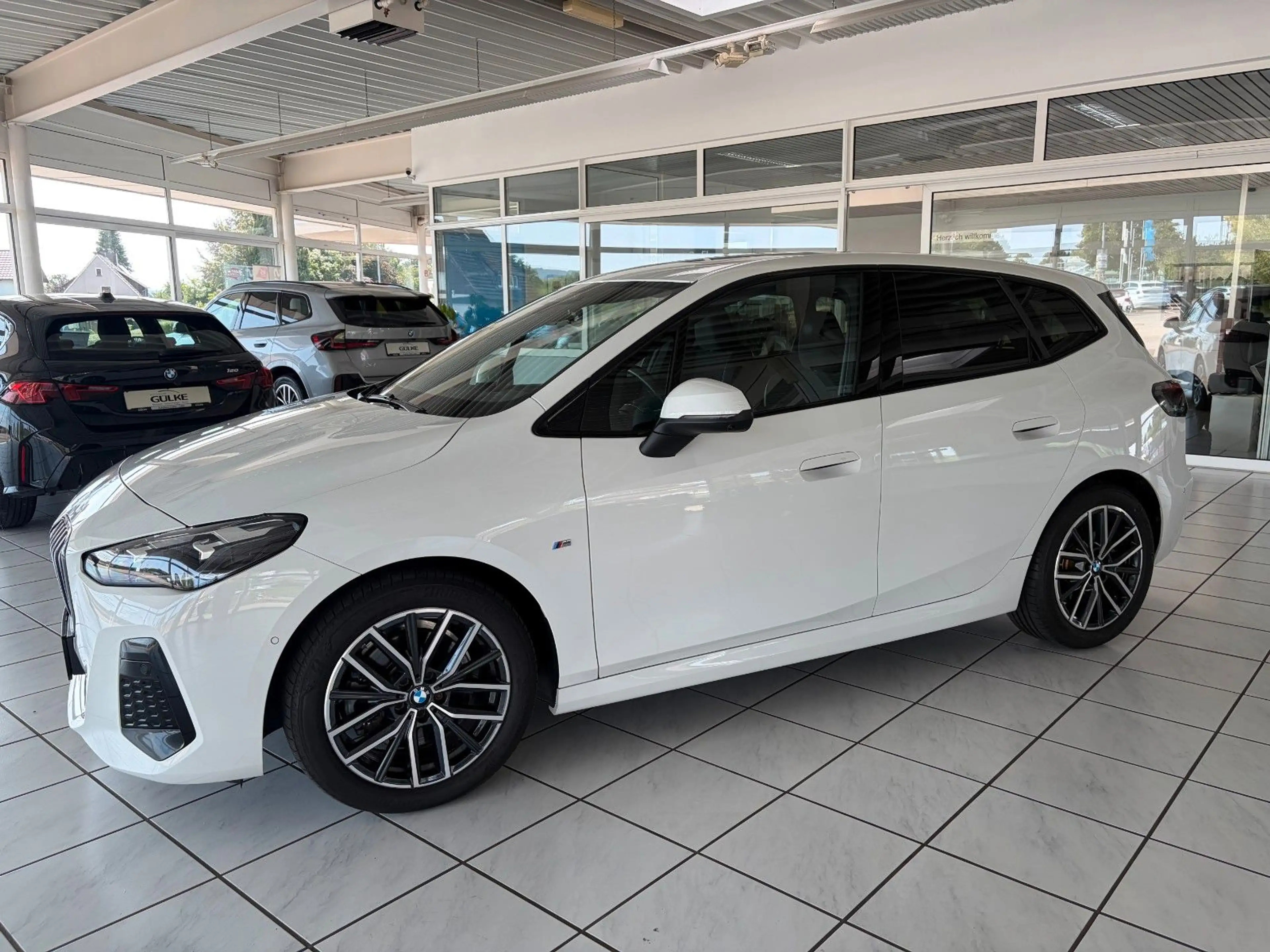 BMW 223 223i Active Tourer M Sport, AHK,Kam,Pano — photo 2