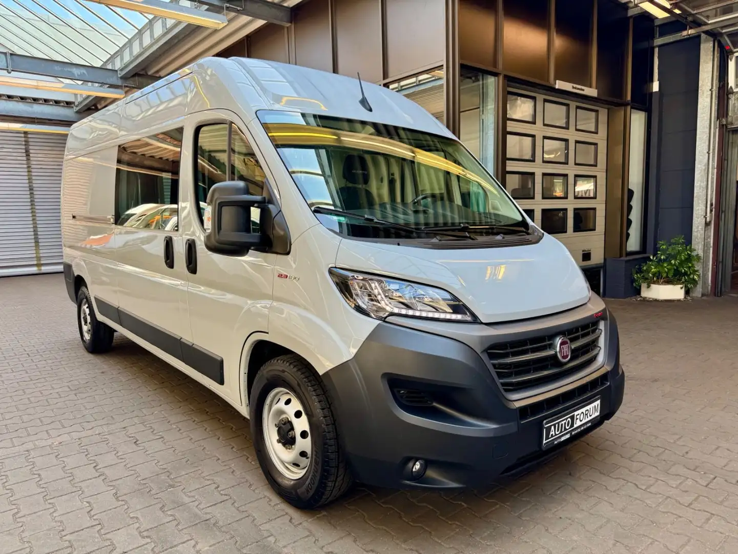 Fiat Ducato 2.3D L4H2 MAXI 3,5t AHK STANDHZG NAVI CAM Grau - 2