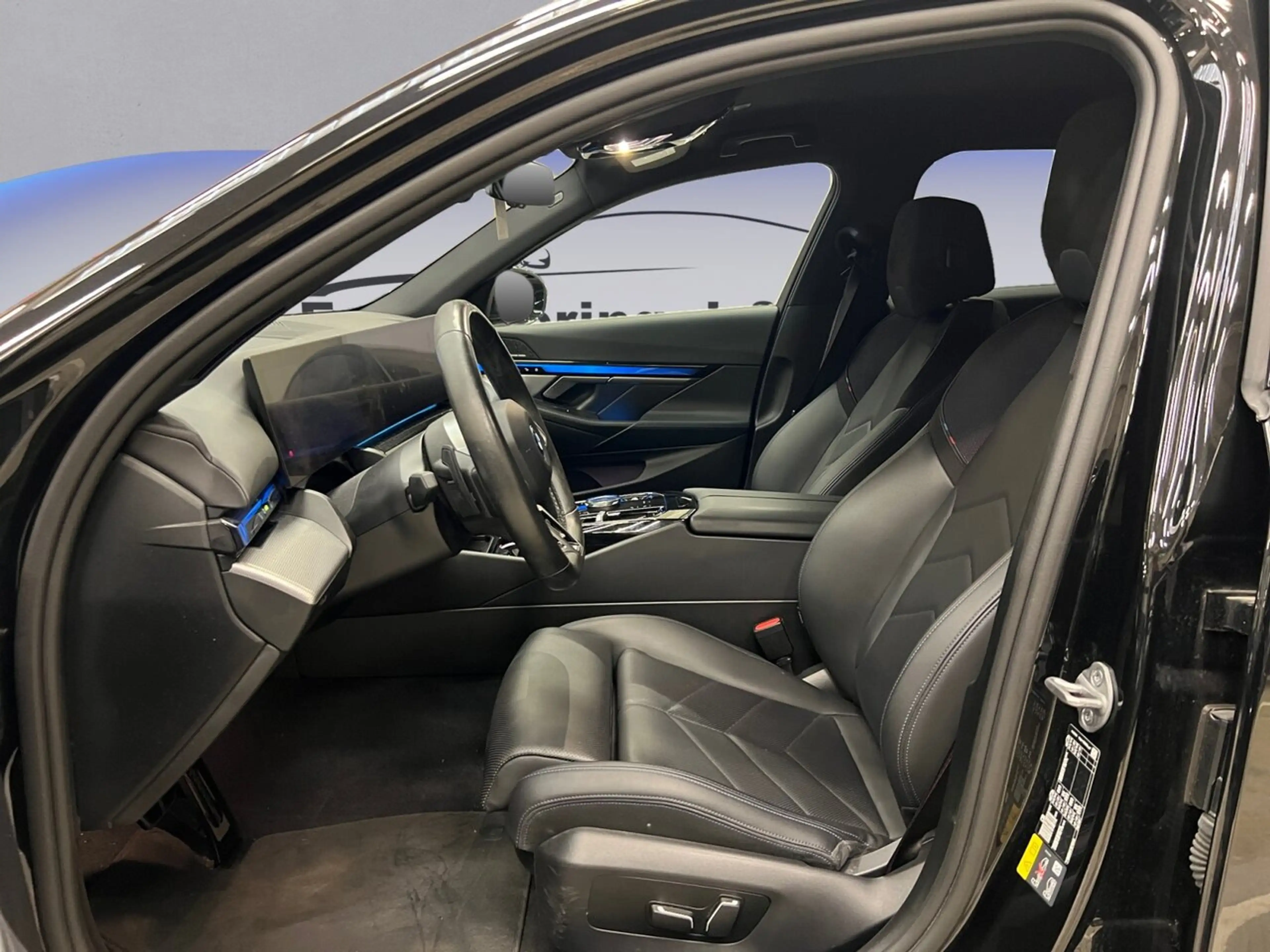 BMW i5 eDrive40A 340PK M Sport — photo 10