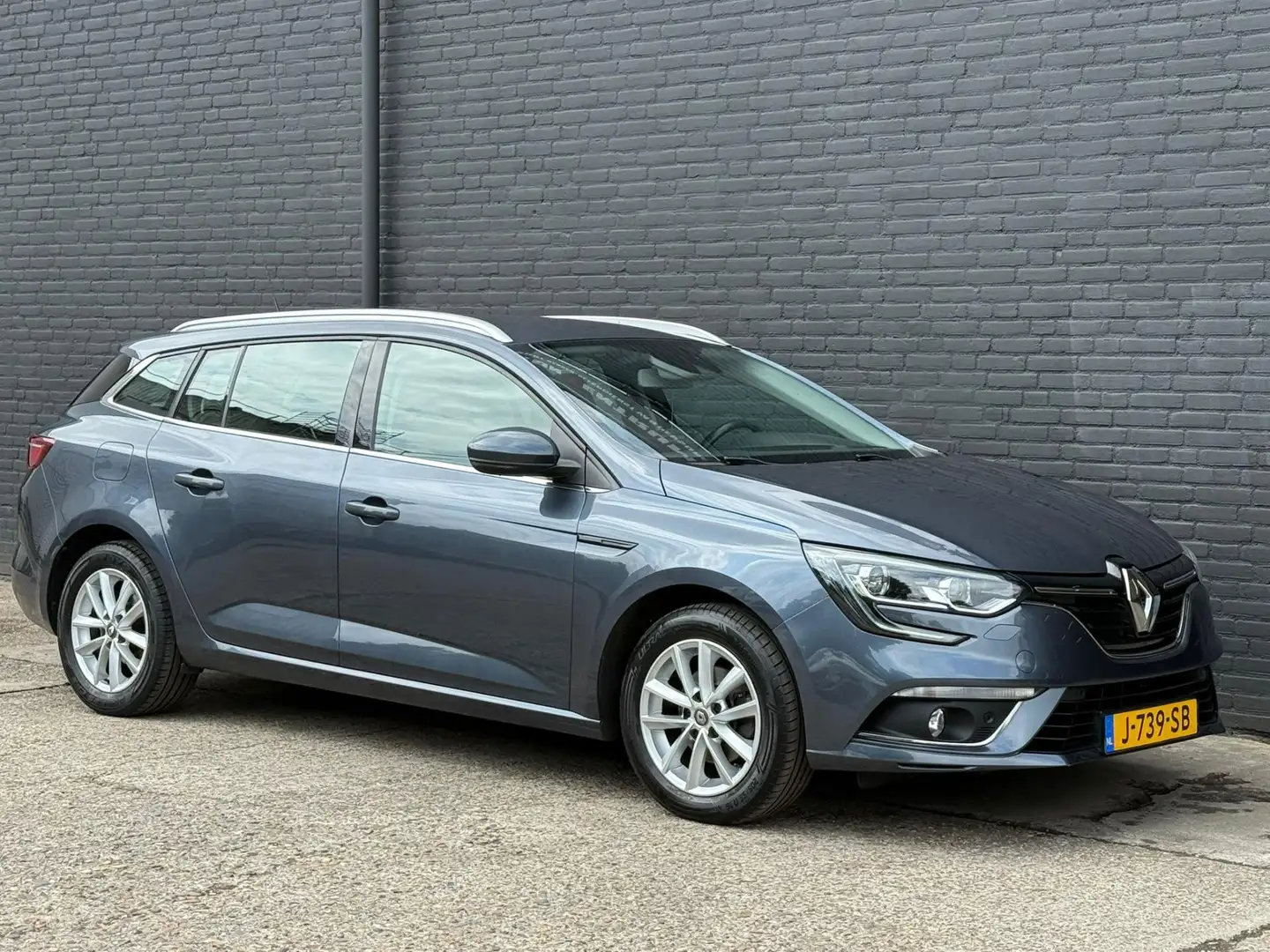 Renault Megane Estate 1.2 TCe Limited PDC | NAVI | TREKHAAK | CRU Gris - 1