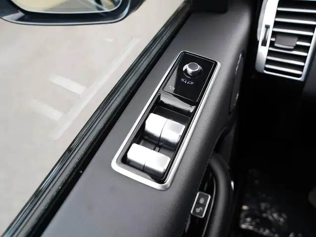 Land Rover Range Rover view 22