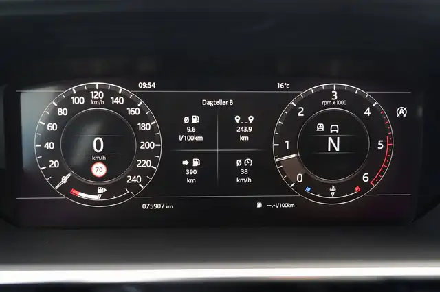 Land Rover Range Rover view 24