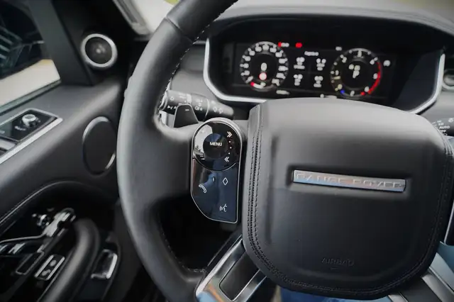 Land Rover Range Rover view 23