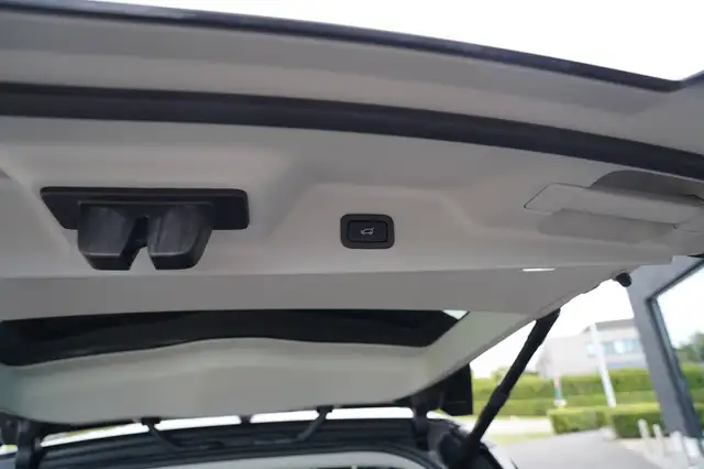 Land Rover Range Rover view 15