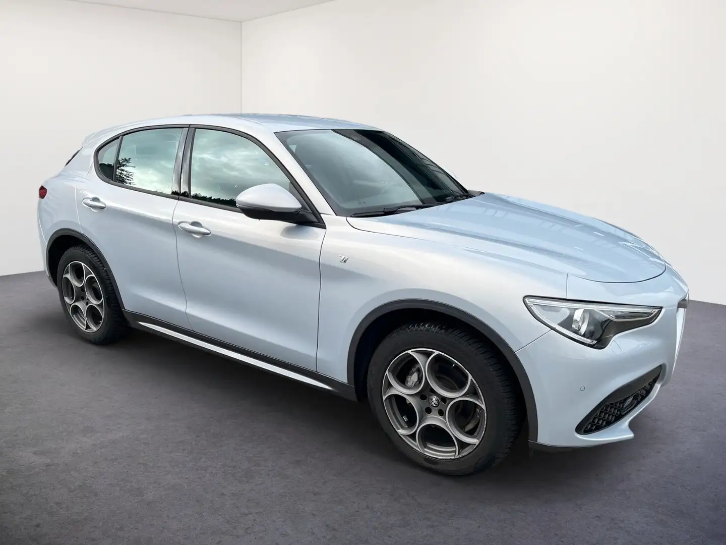 Alfa Romeo Stelvio TI 2.0 AT8 16V 280 PS AT8 Q4 NAVI/ASSIST Weiß - 2