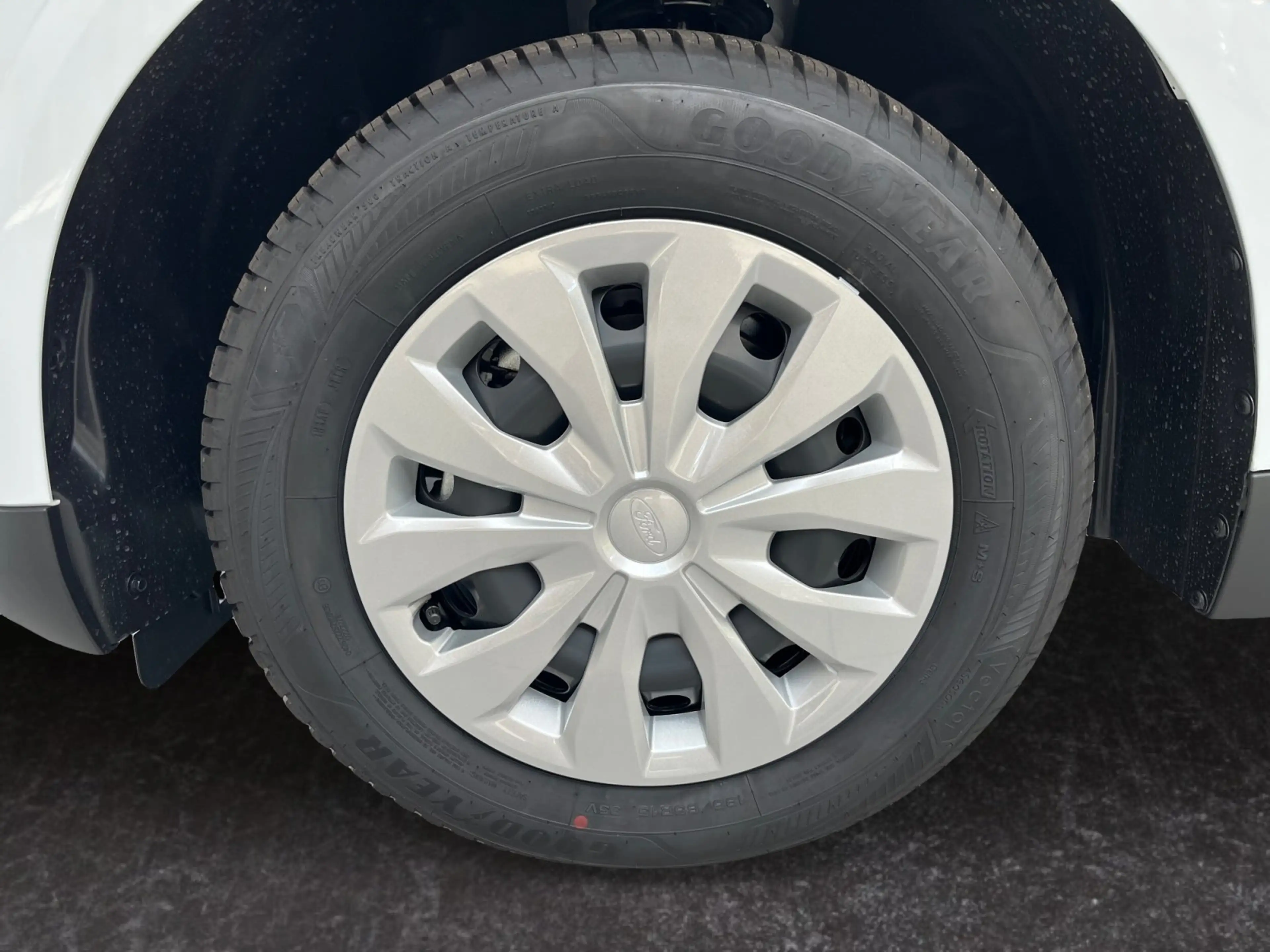 Ford Transit Courier 1.0 EcoBoost DoKa Tempomat — photo 15