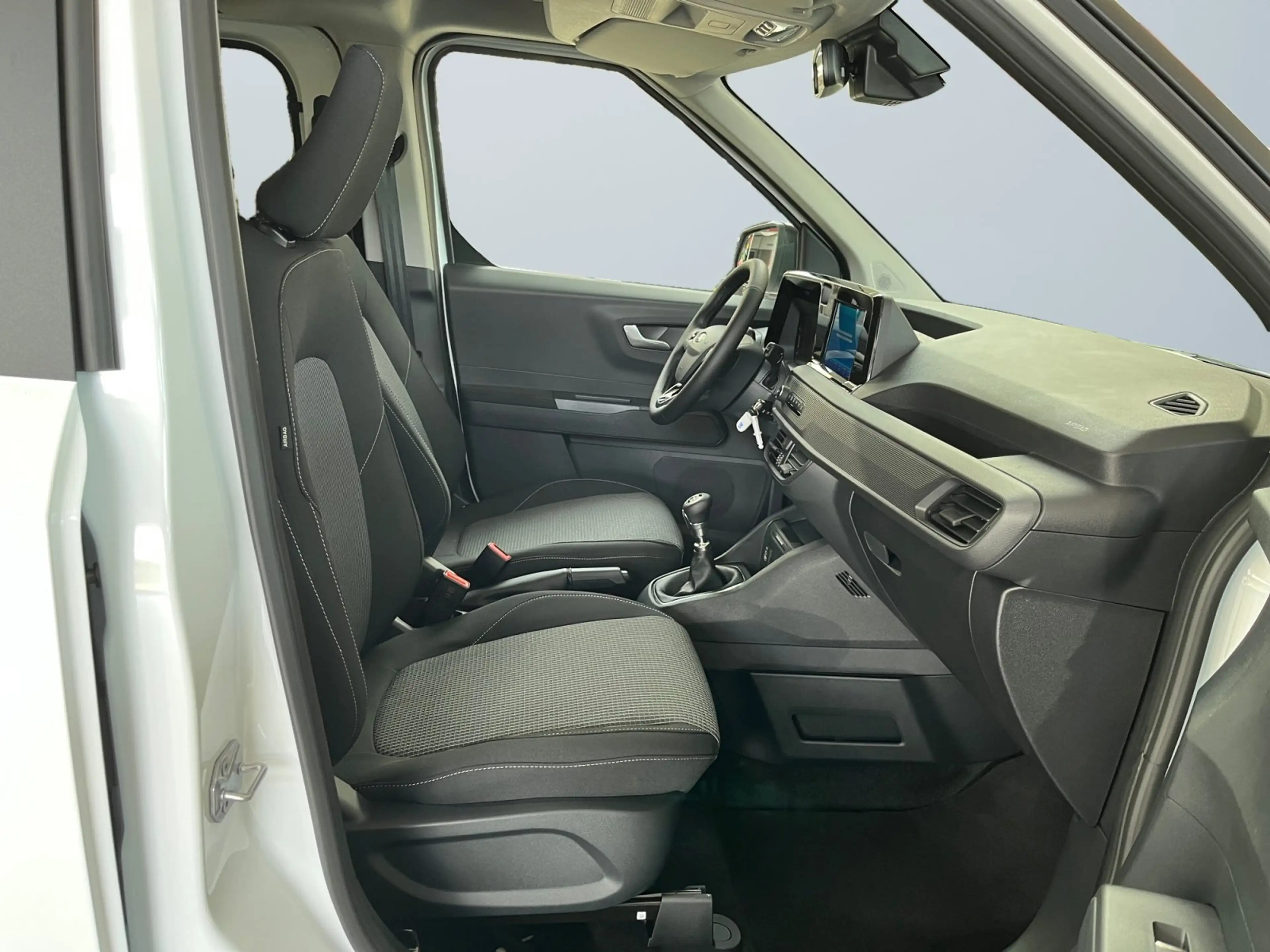 Ford Transit Courier 1.0 EcoBoost DoKa Tempomat — photo 10