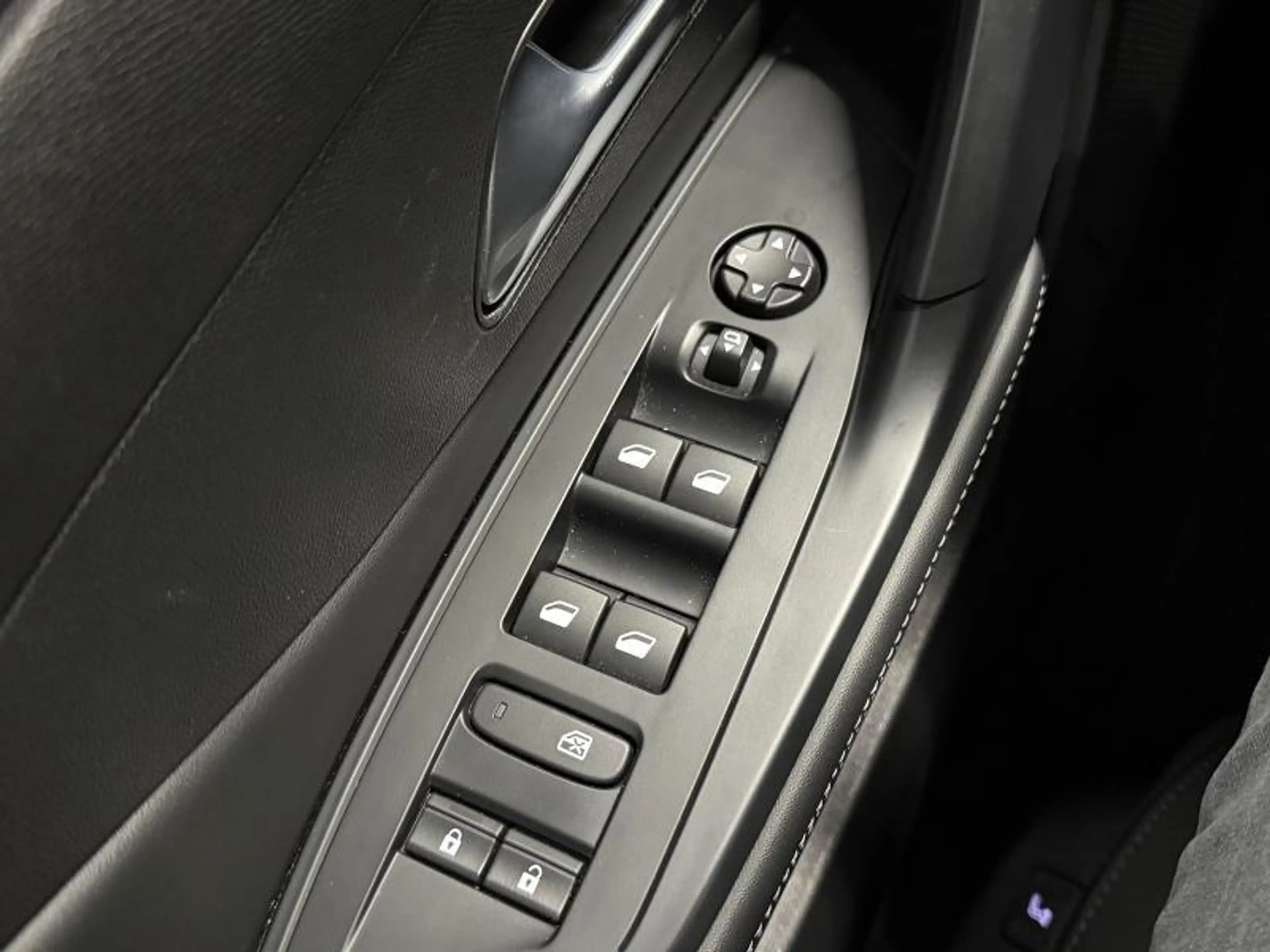 Peugeot 408 Allure Pack-GPS-CAMERA — photo 13