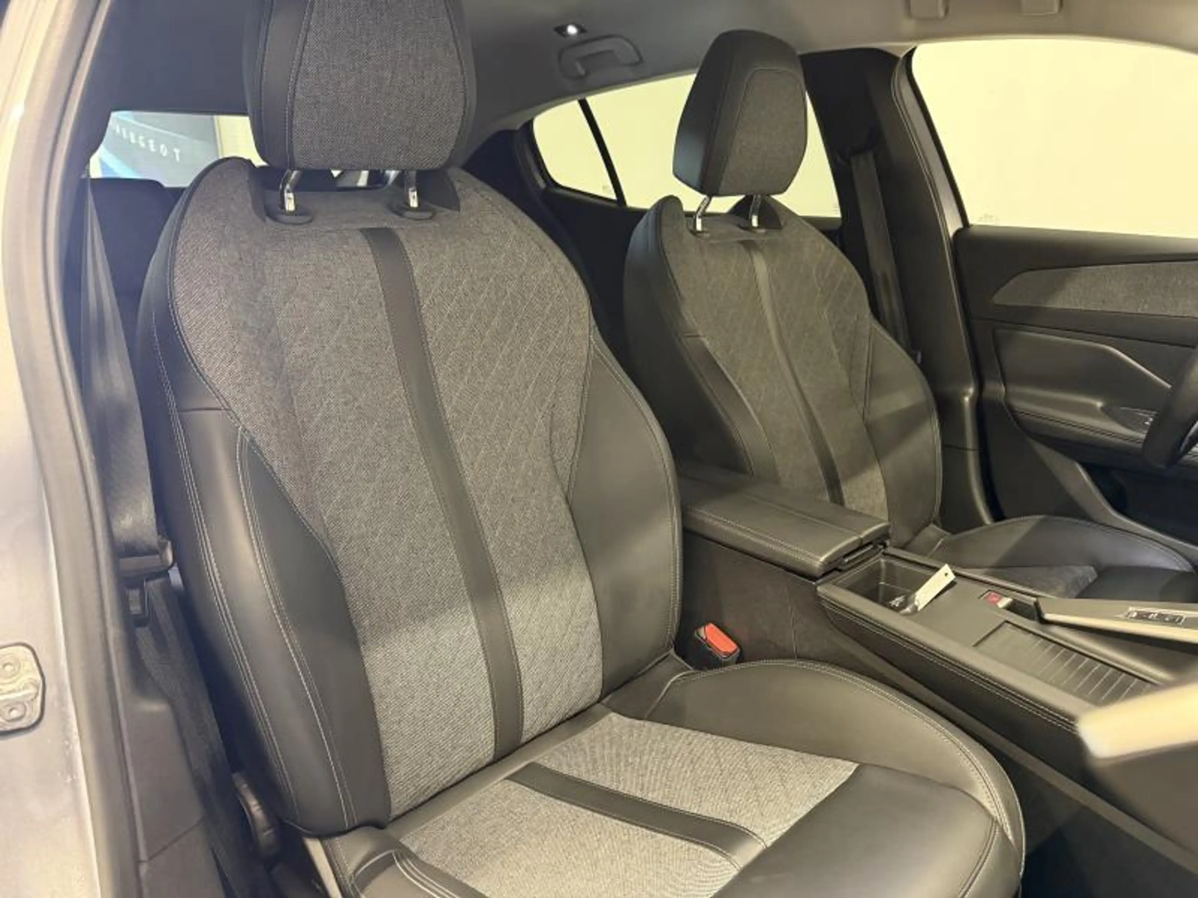 Peugeot 408 Allure Pack-GPS-CAMERA — photo 10