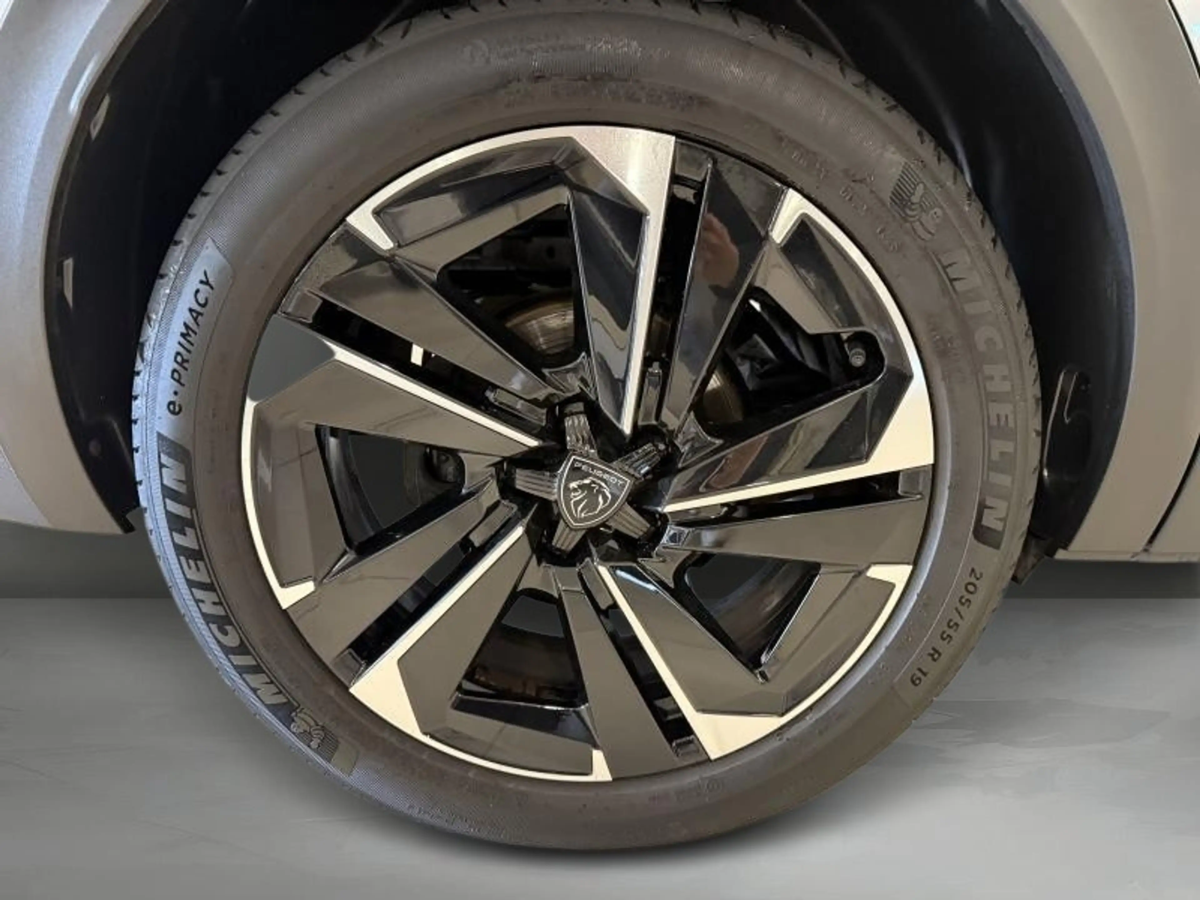 Peugeot 408 Allure Pack-GPS-CAMERA — photo 8