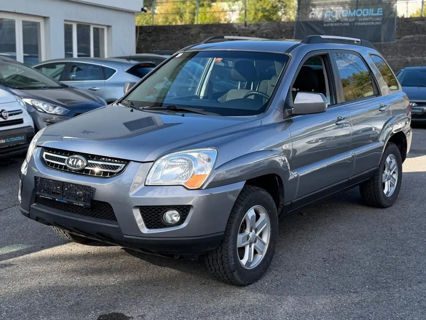 Kia Sportage LX 2WD Grau - 2