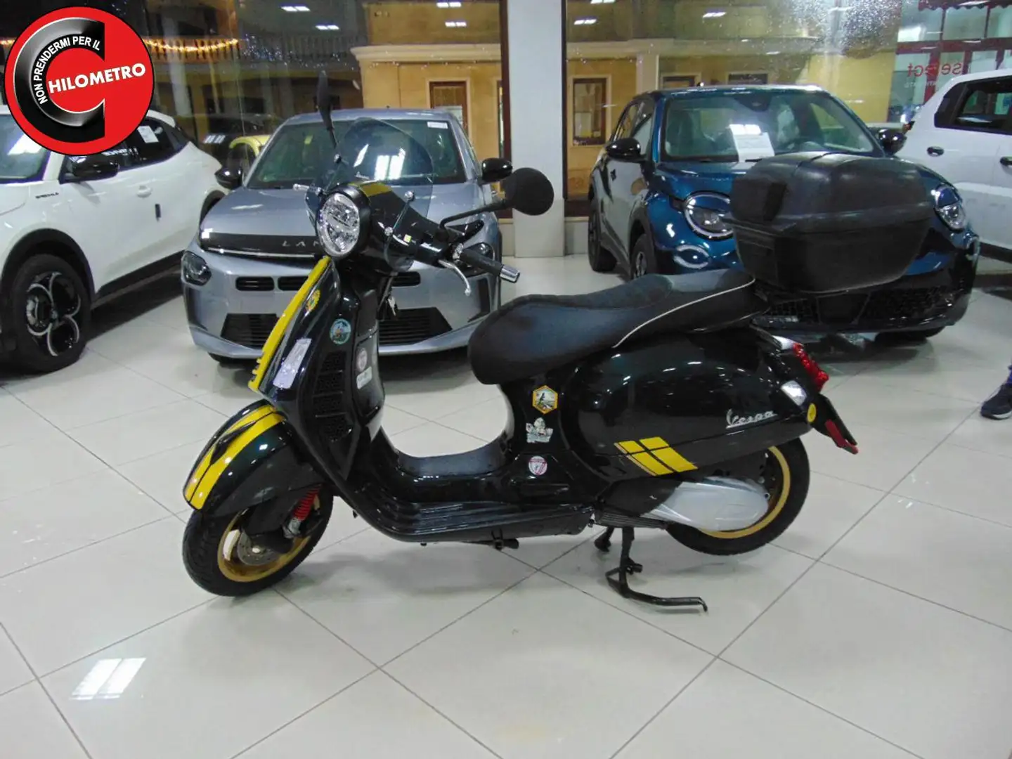 Vespa GTS Super 300 HPE Verde - 2