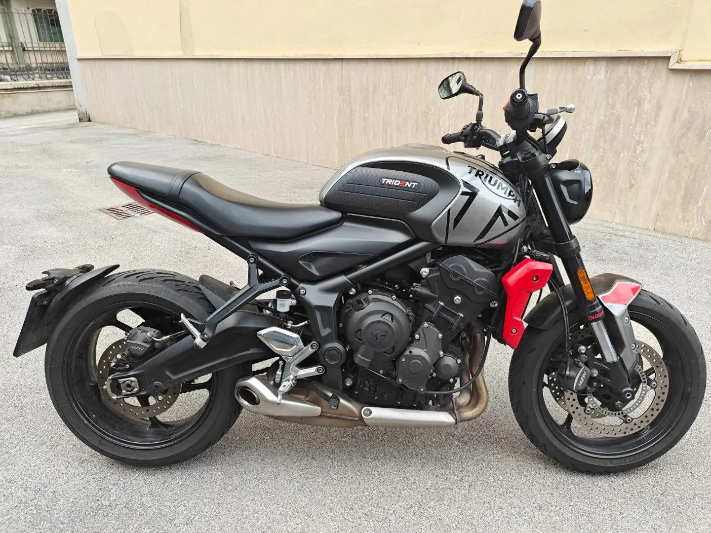 Triumph Trident 660 Červená - 2