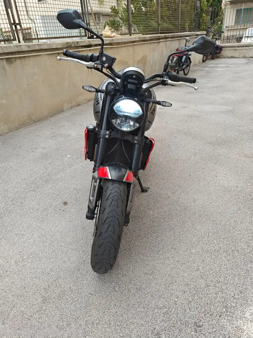 Triumph Trident 660 Červená - 1