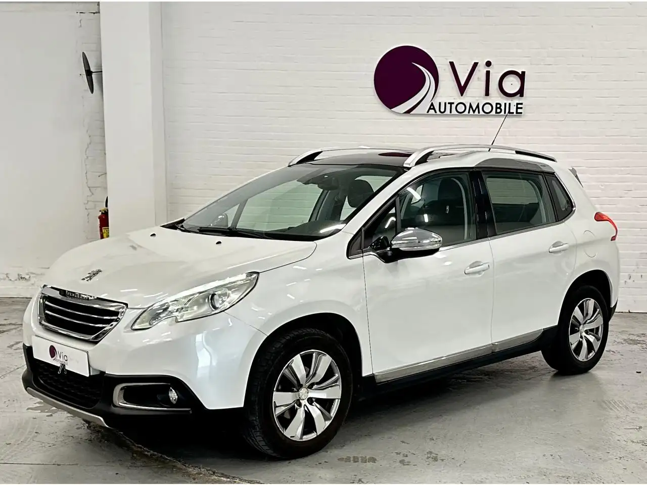 Peugeot 2008 1.6 E-HDI 92 ALLURE / GPS