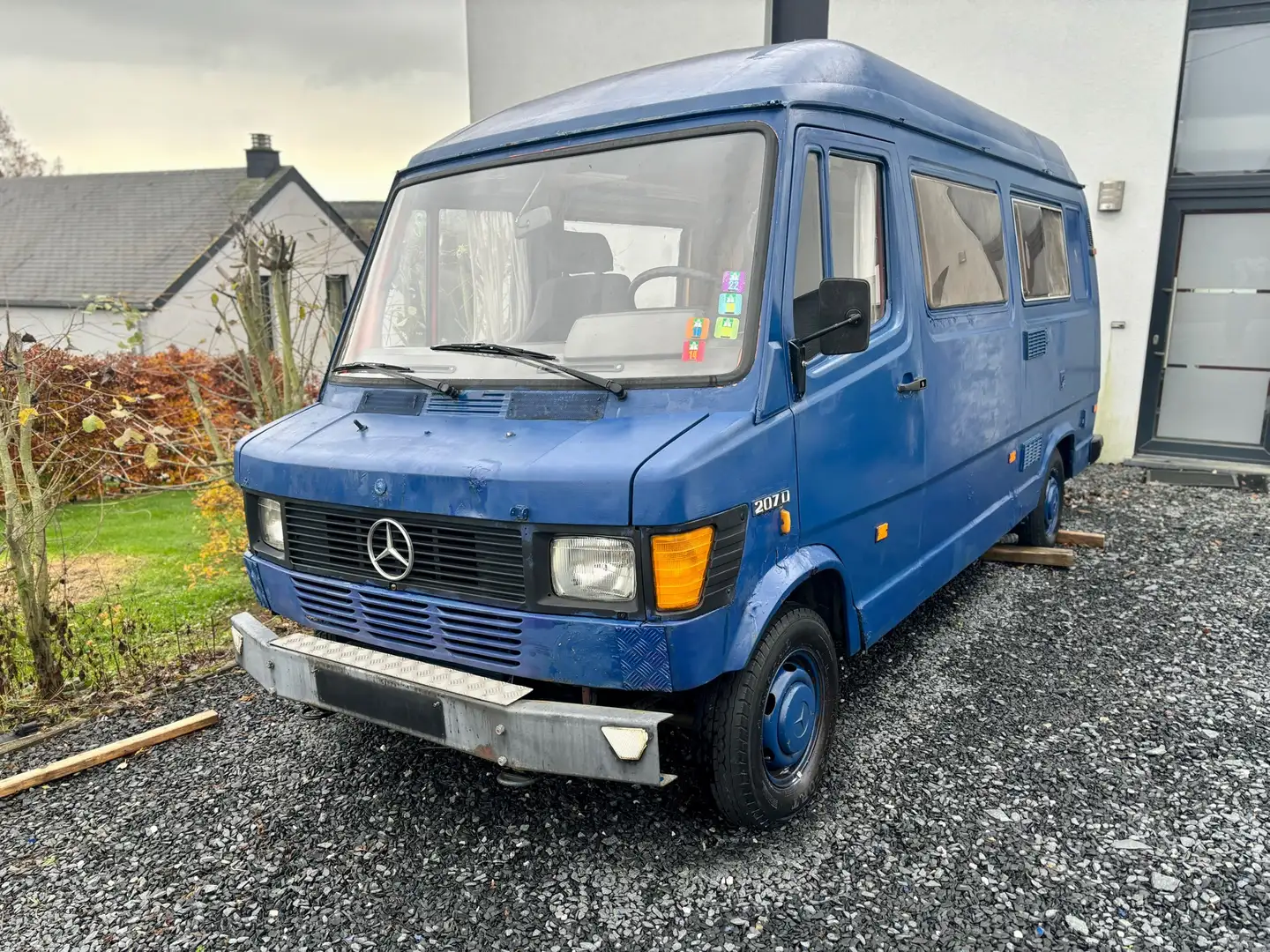 Mercedes-Benz T1 207d Camper Van Azul - 1
