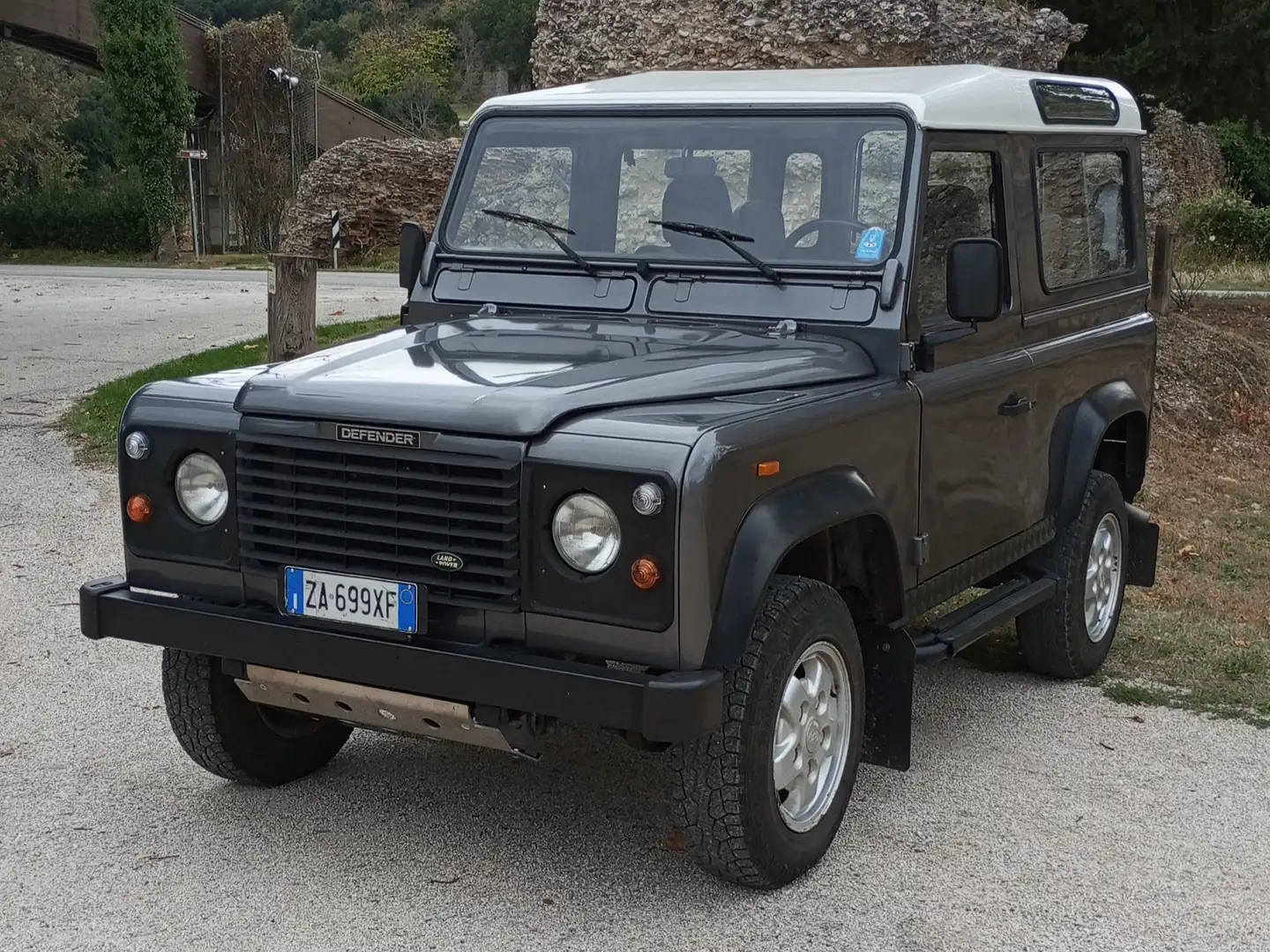 Land Rover Defender Szary - 1