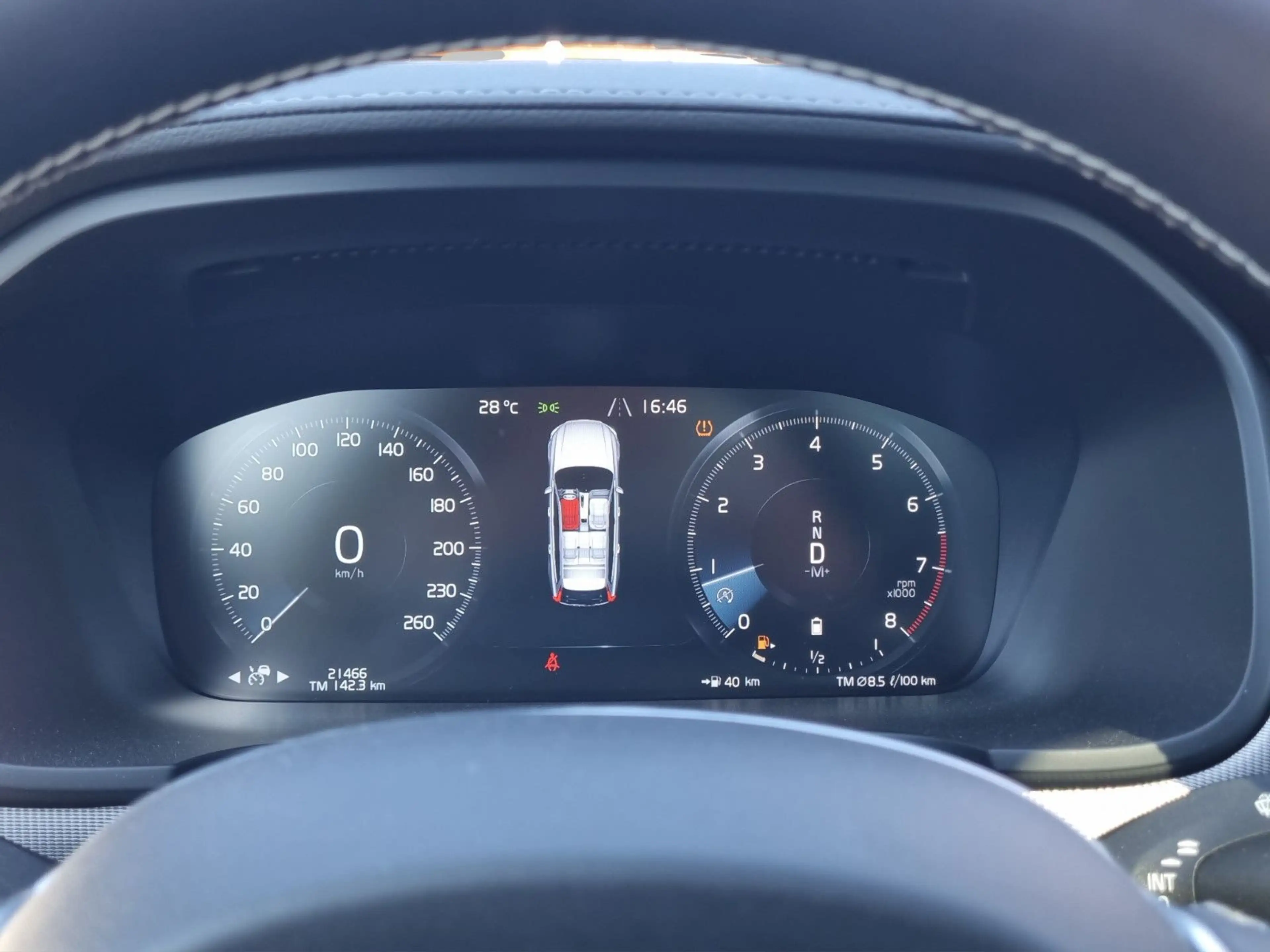 Volvo V90 B6 R-Design AWD XENIUM/PANO/WINTER PRO/4C/BW — photo 13