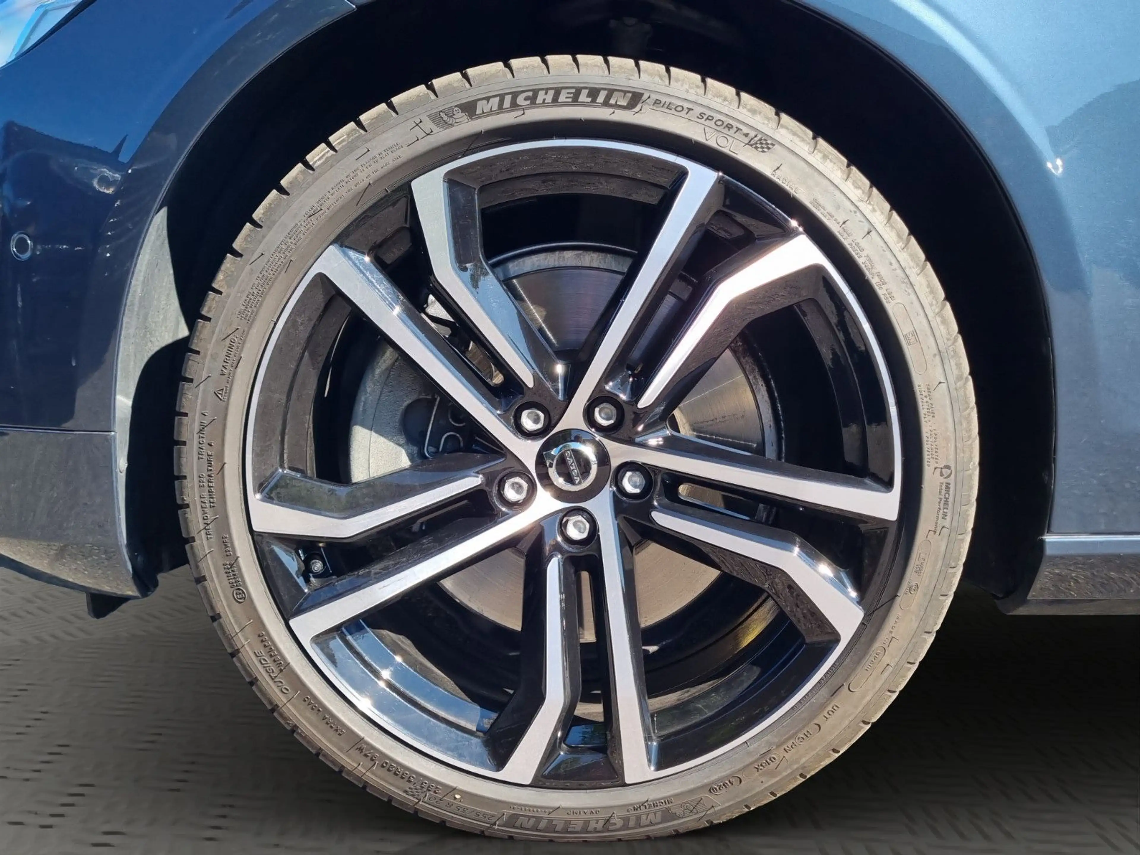 Volvo V90 B6 R-Design AWD XENIUM/PANO/WINTER PRO/4C/BW — photo 15