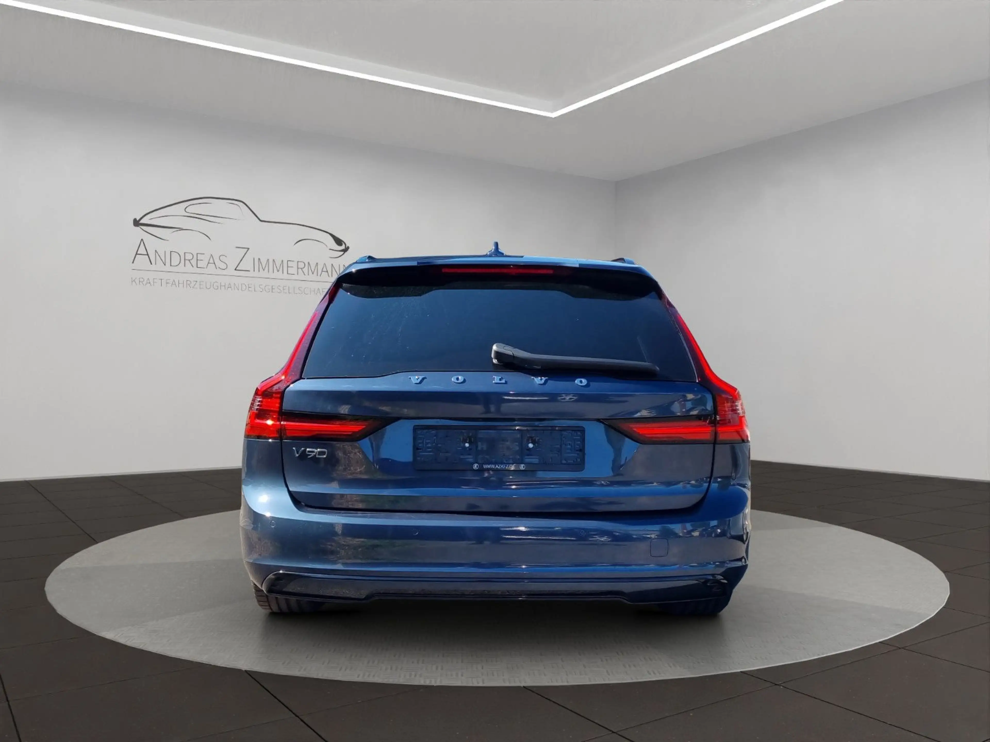 Volvo V90 B6 R-Design AWD XENIUM/PANO/WINTER PRO/4C/BW — photo 7