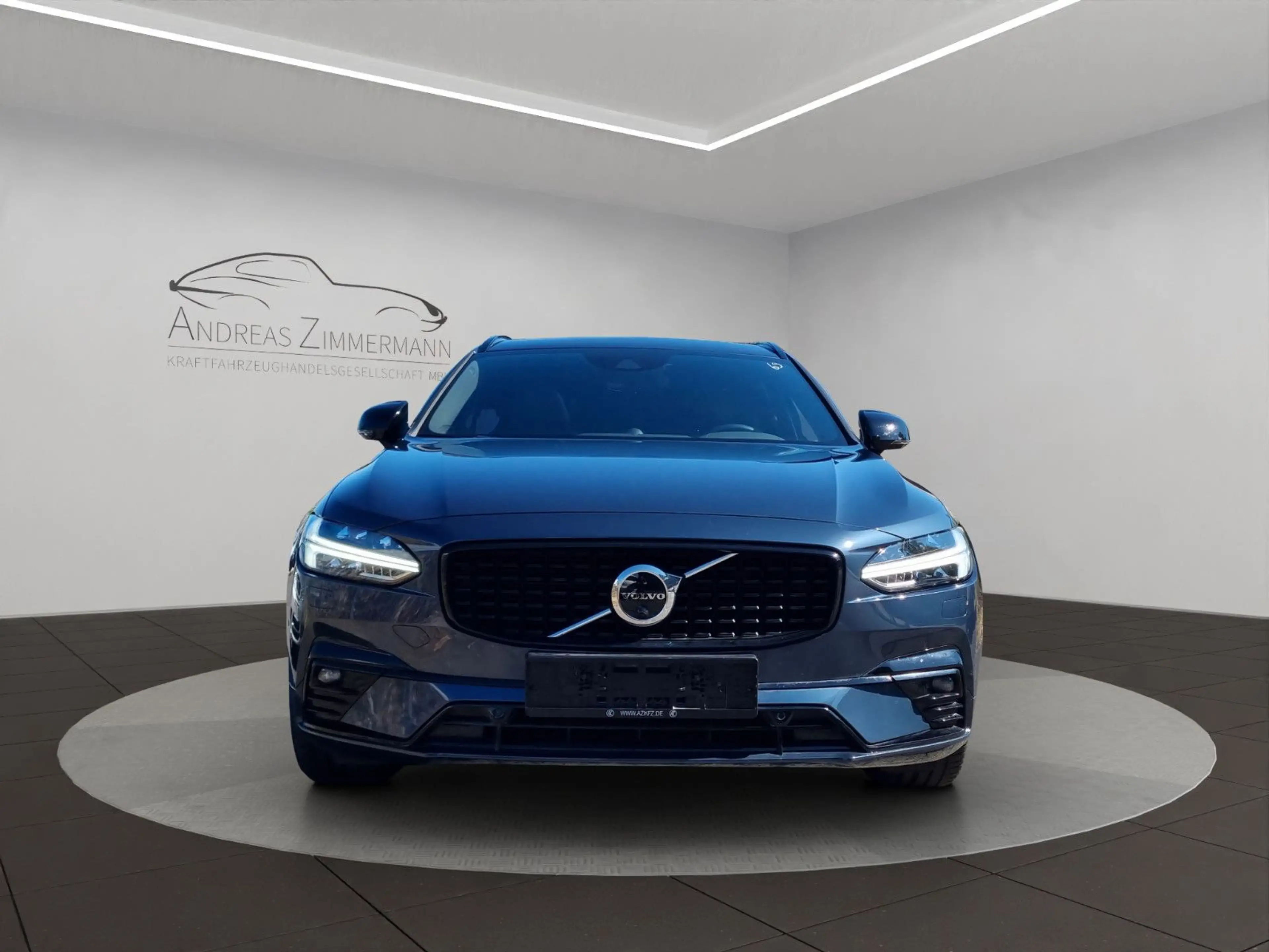Volvo V90 B6 R-Design AWD XENIUM/PANO/WINTER PRO/4C/BW — photo 8