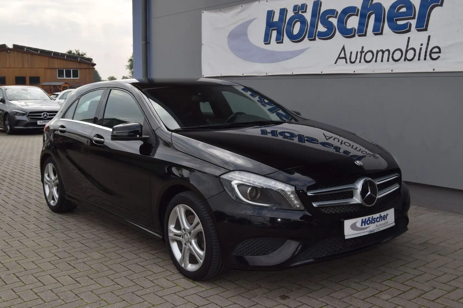Mercedes-Benz A 220 A -Klasse A 220 CDI / d BlueEfficiency Noir - 1