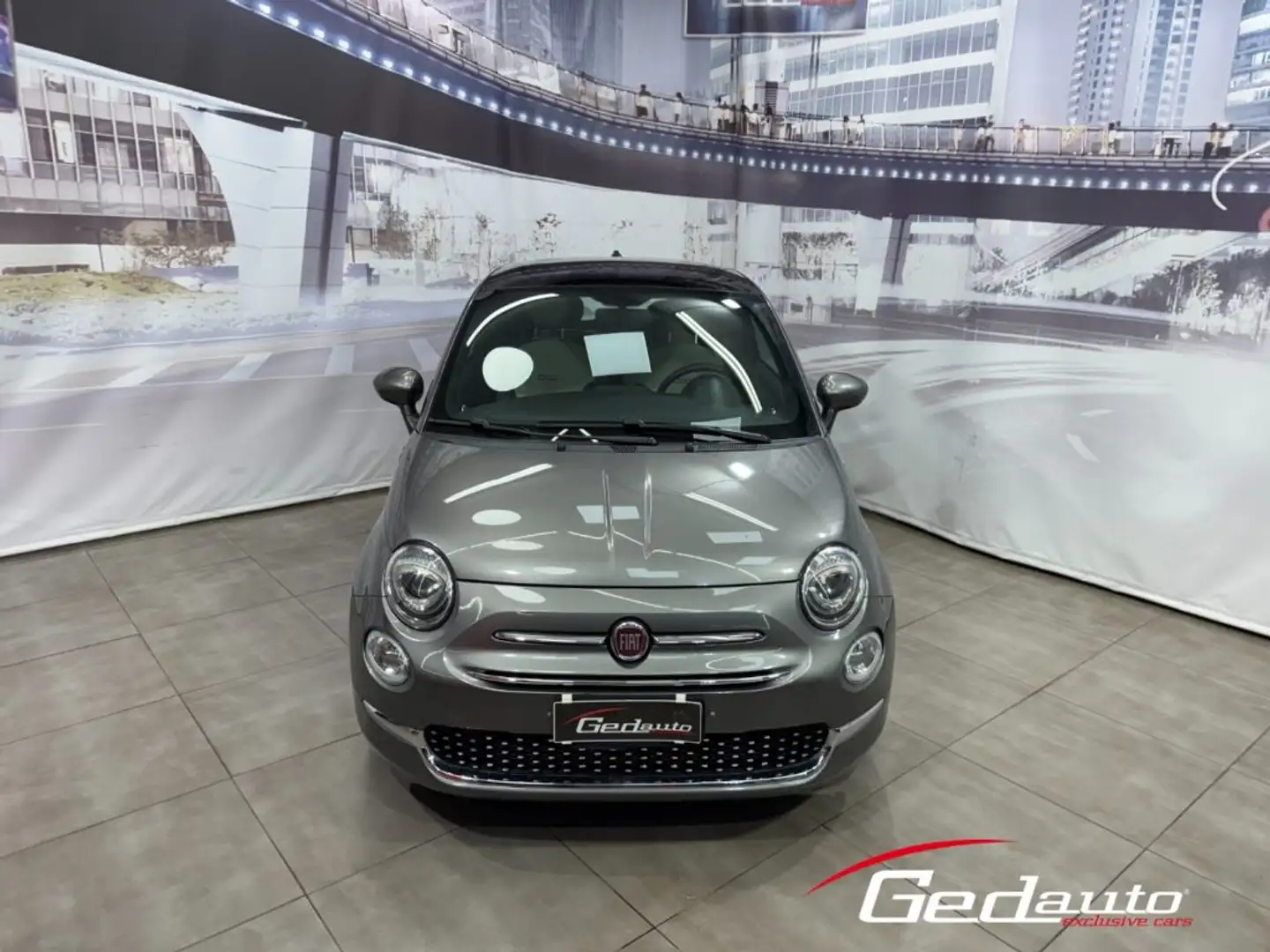 Fiat 500 1.0 Hybrid Dolcevita LED UCONNECT Gris - 2