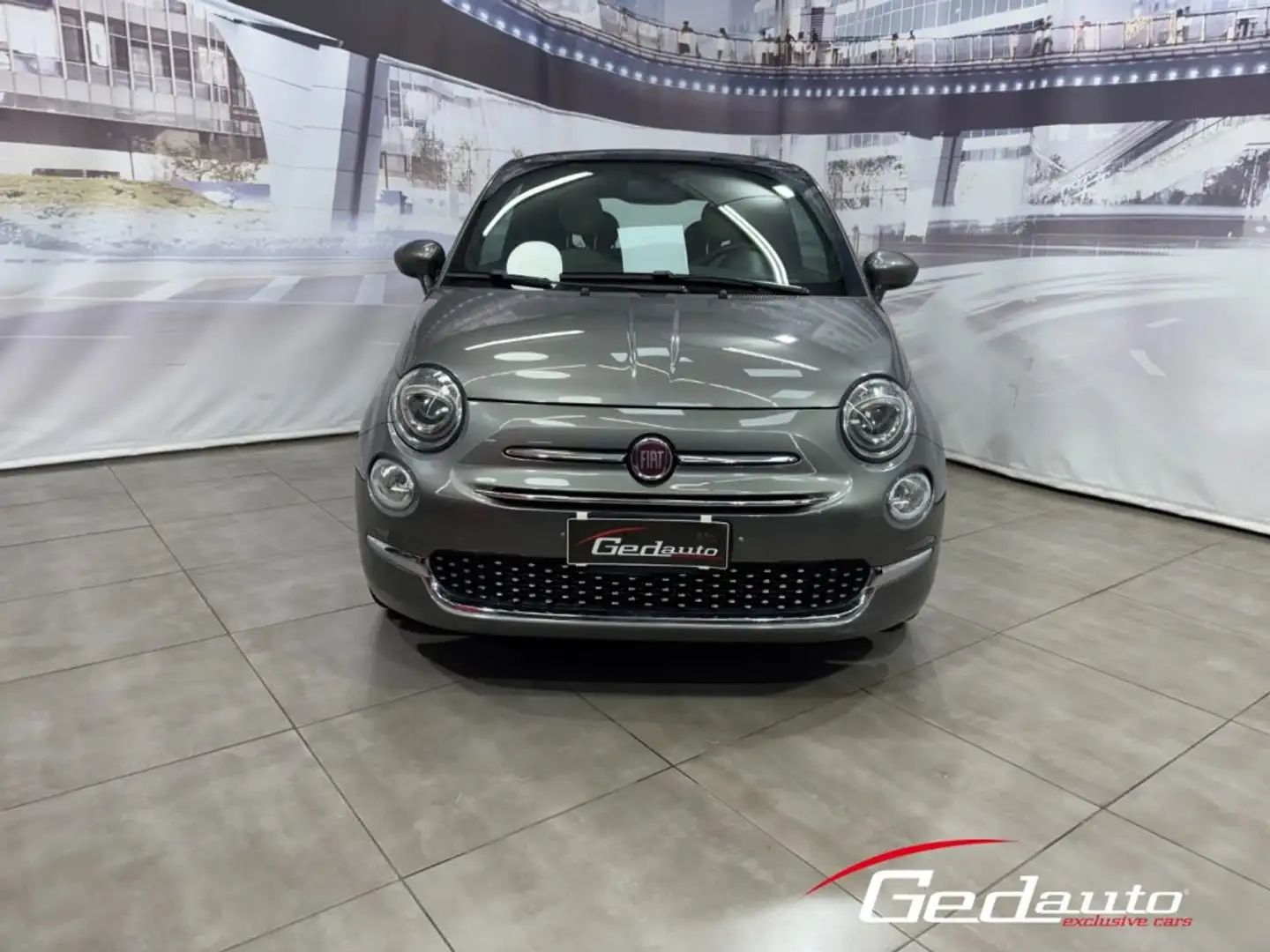 Fiat 500 1.0 Hybrid Dolcevita LED UCONNECT Gris - 1