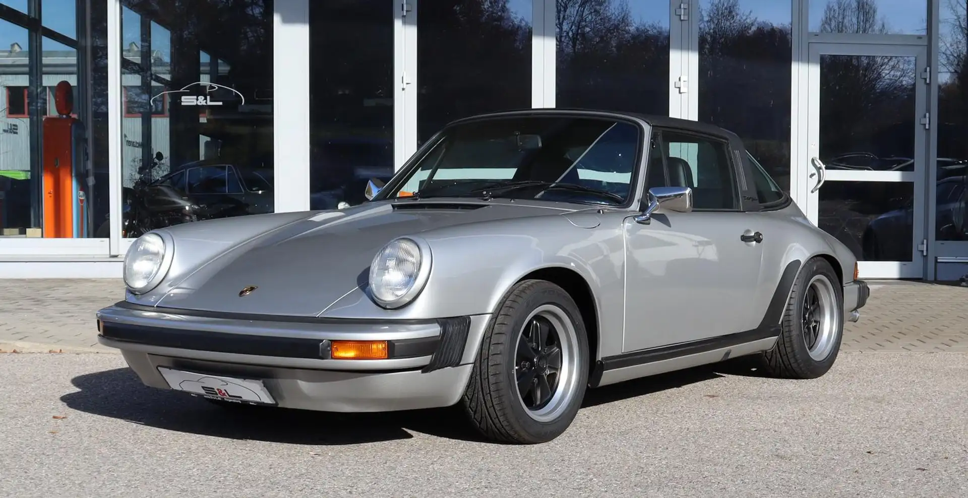 Porsche 911 Carrera Targa 1 of 610 -  210 PS RS-Motor Silber - 1