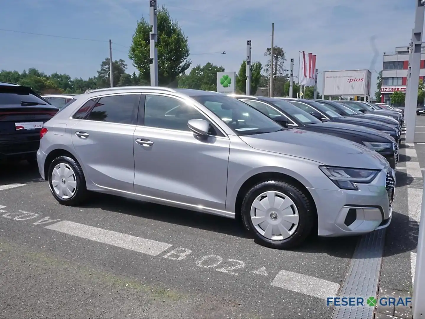 Audi A3 Sportback 30 TFSI advanced S tronic Navi LED Silber - 2