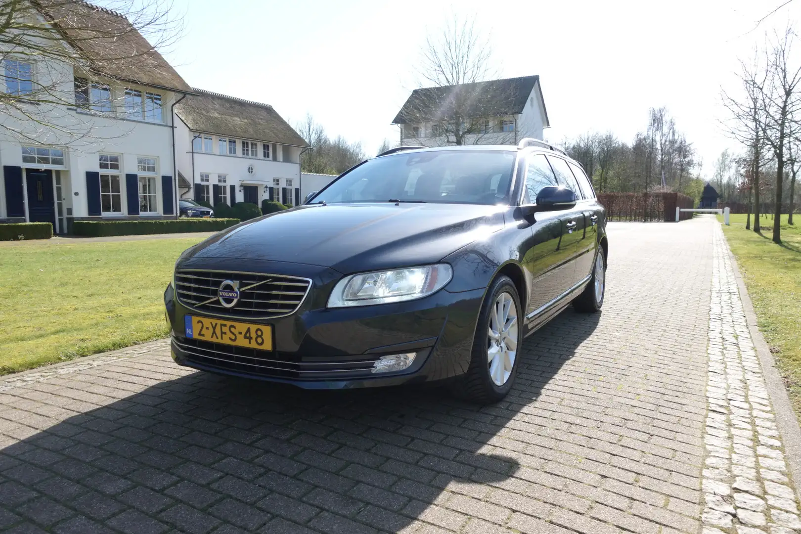Volvo V70 2.0 D4 Nordic+ | Harman Kardon | Trekhaak | Stoelv Gris - 1