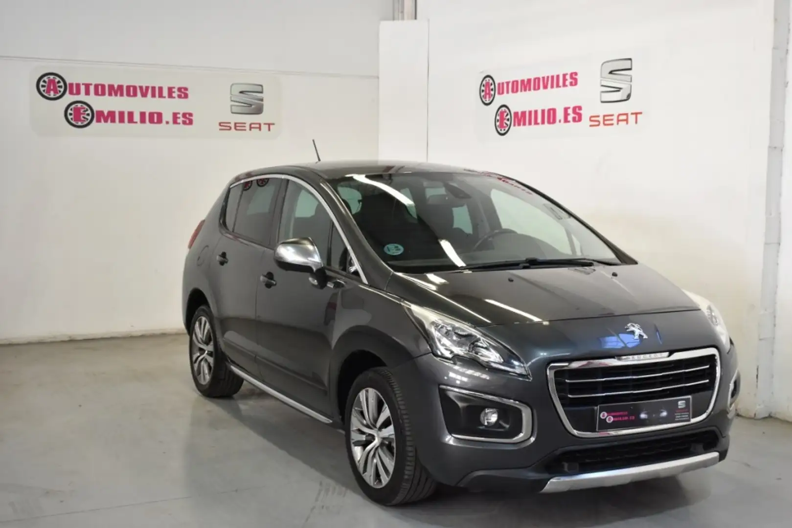 Peugeot 3008 Todoterreno Manual de 5 Puertas Grijs - 1