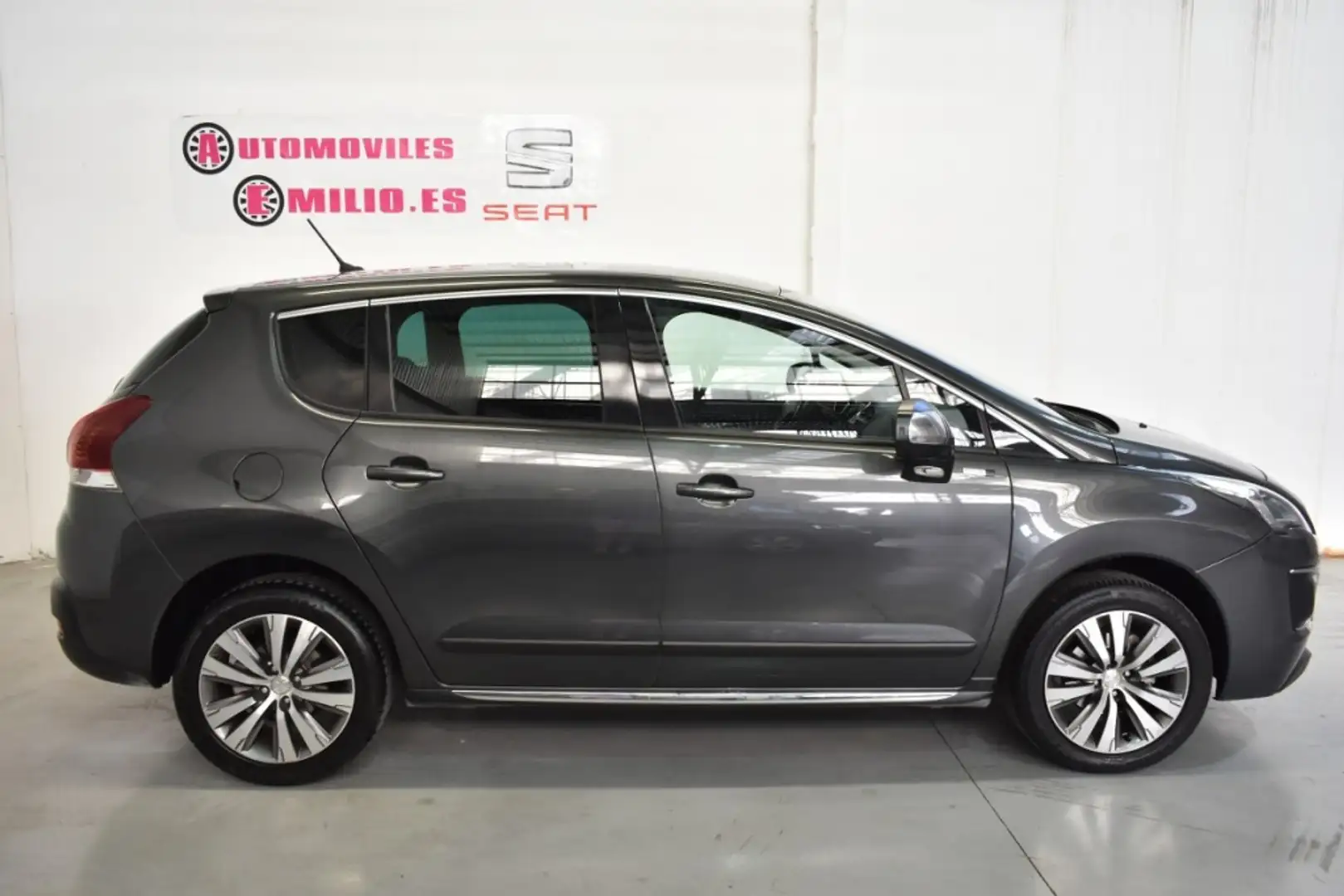 Peugeot 3008 Todoterreno Manual de 5 Puertas Grijs - 2