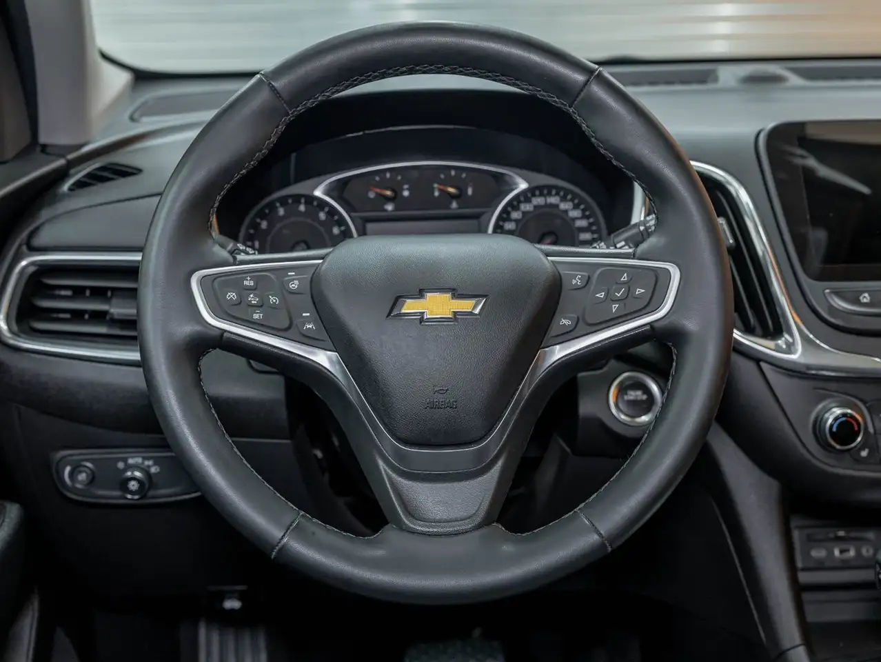 Chevrolet Equinox снимка Chevrolet Equinox