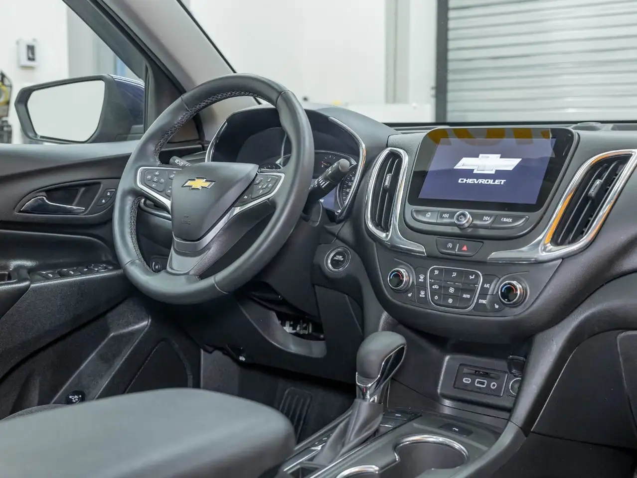 Chevrolet Equinox снимка Chevrolet Equinox