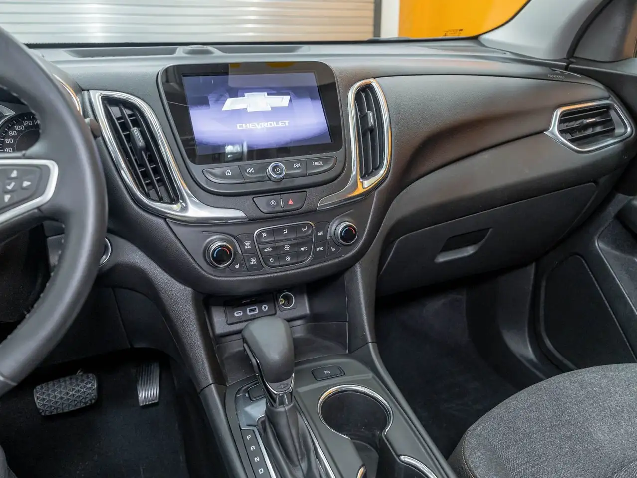 Chevrolet Equinox снимка Chevrolet Equinox