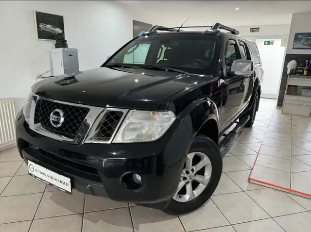 Nissan Navara 2,5 Automatik DoKa Hardtop