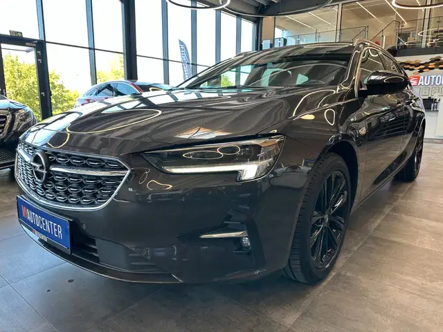 Opel Insignia view 4