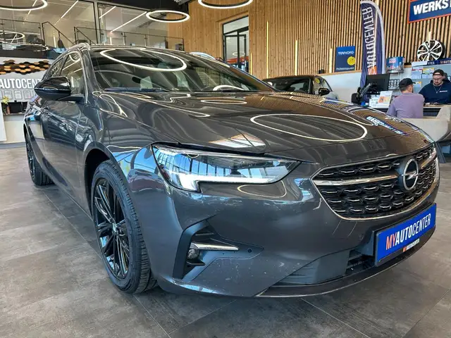 Opel Insignia view 3