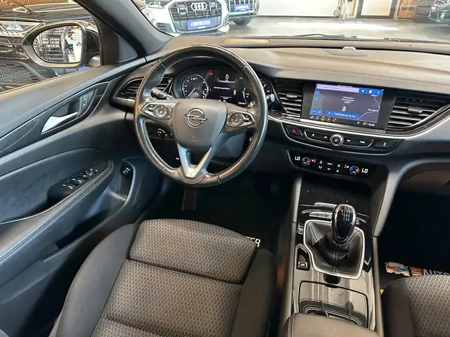Opel Insignia view 6