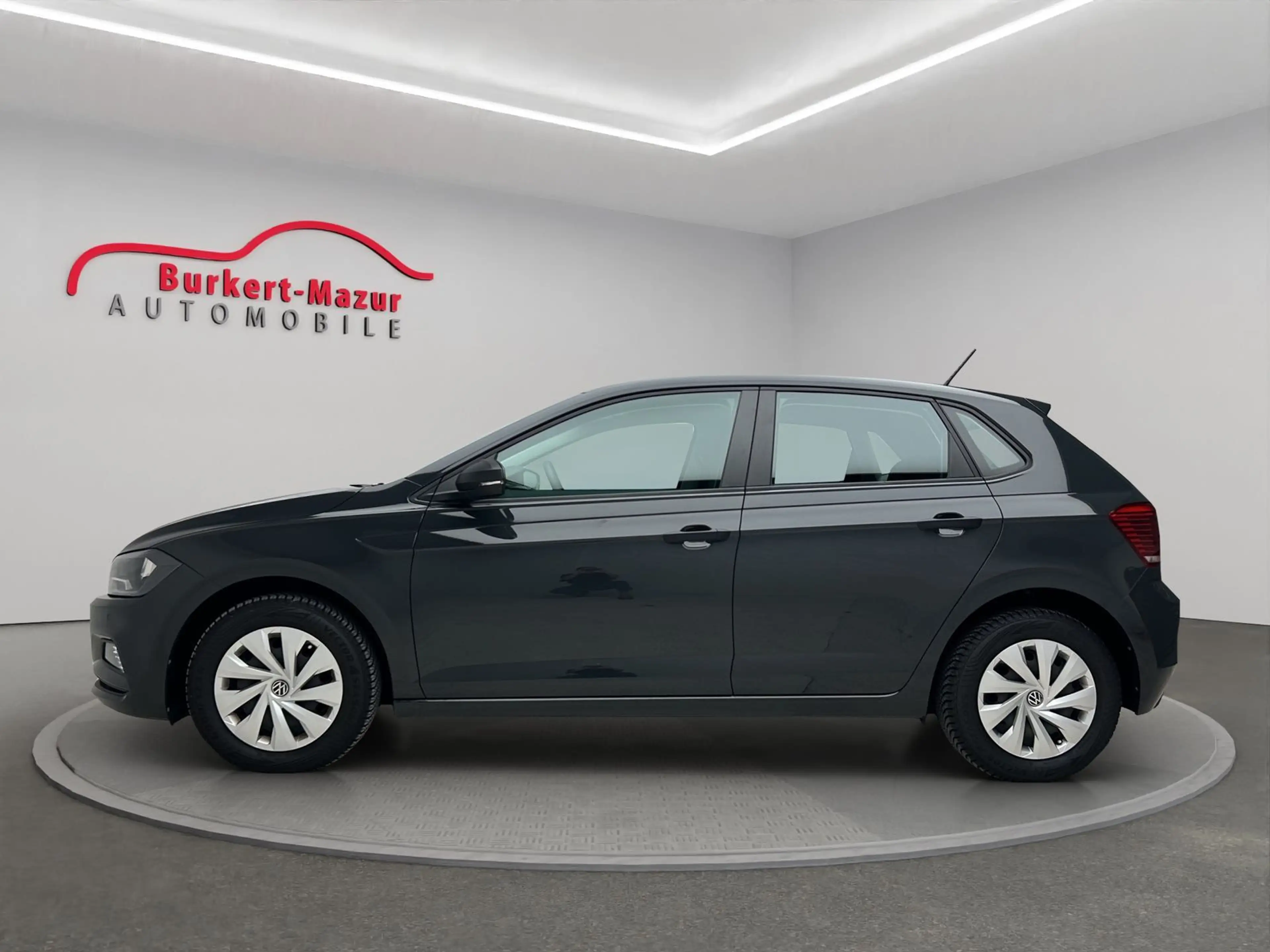 Volkswagen Polo 1.0 Trendline Ready 2 Discover*9TKM* — photo 2