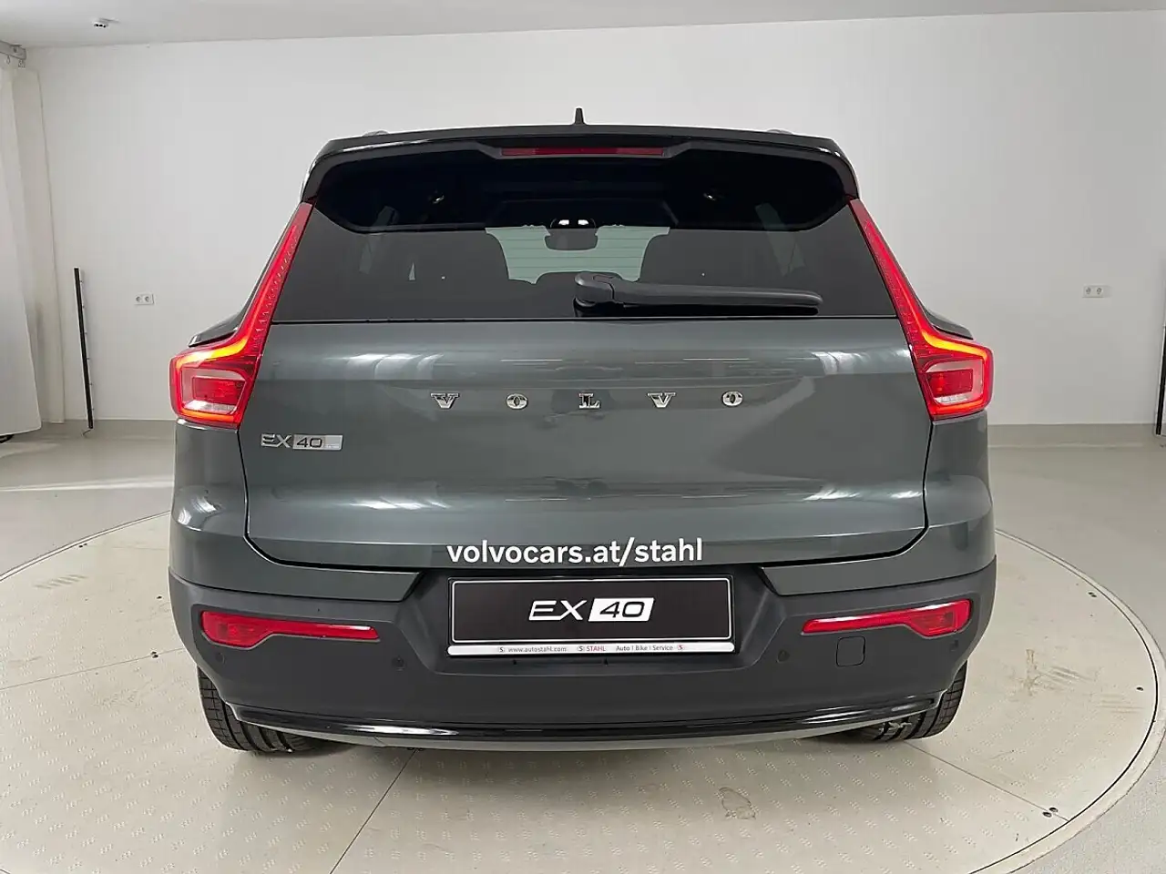 Volvo EX40 2026
