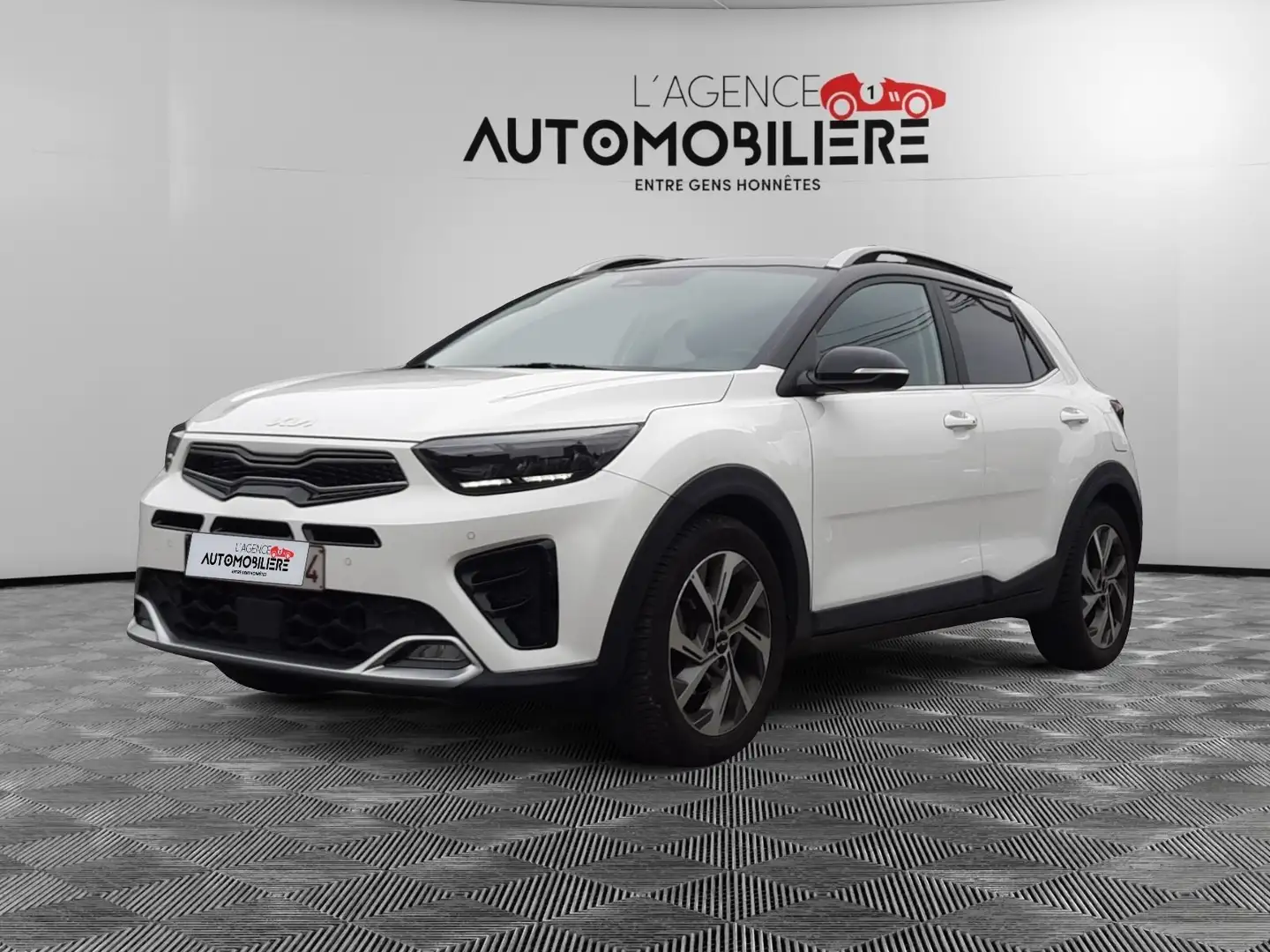 Kia Stonic *Réservé* 1.0i T GT LineGarantie Kia03/2027 Blanc - 1