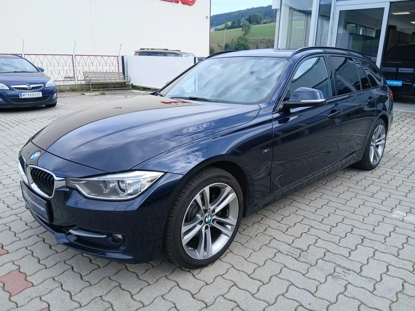 BMW 320 d xDrive Touring F31 N47 Blau - 2