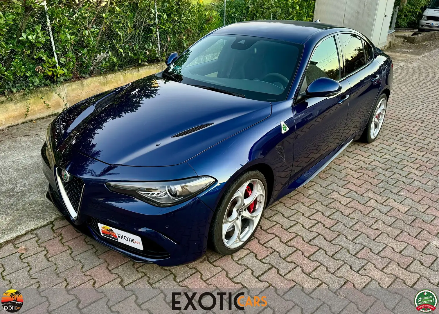 Alfa Romeo Giulia 2.9 V6 Bi-Turbo AT8 Quadrifoglio Blau - 1