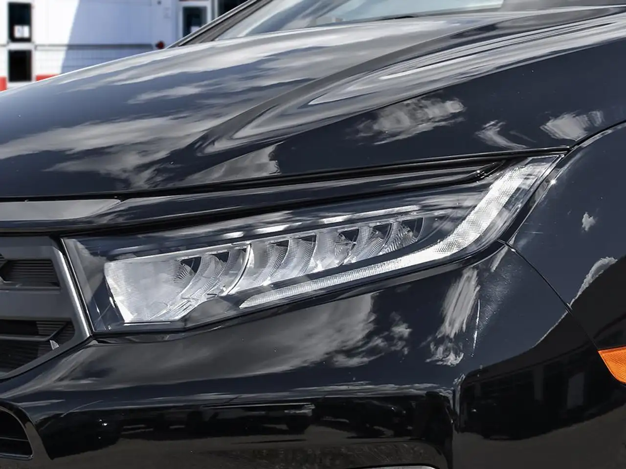Honda Odyssey снимка Honda Odyssey