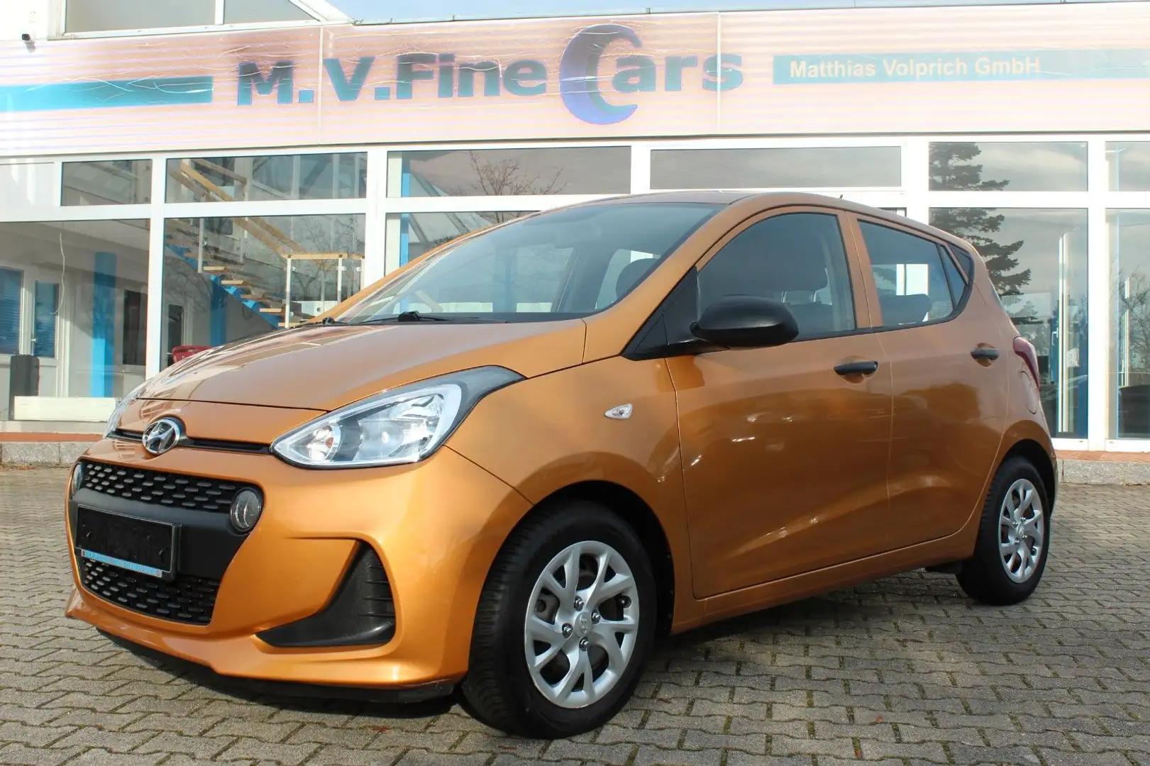Hyundai i10 Classic Orange - 1