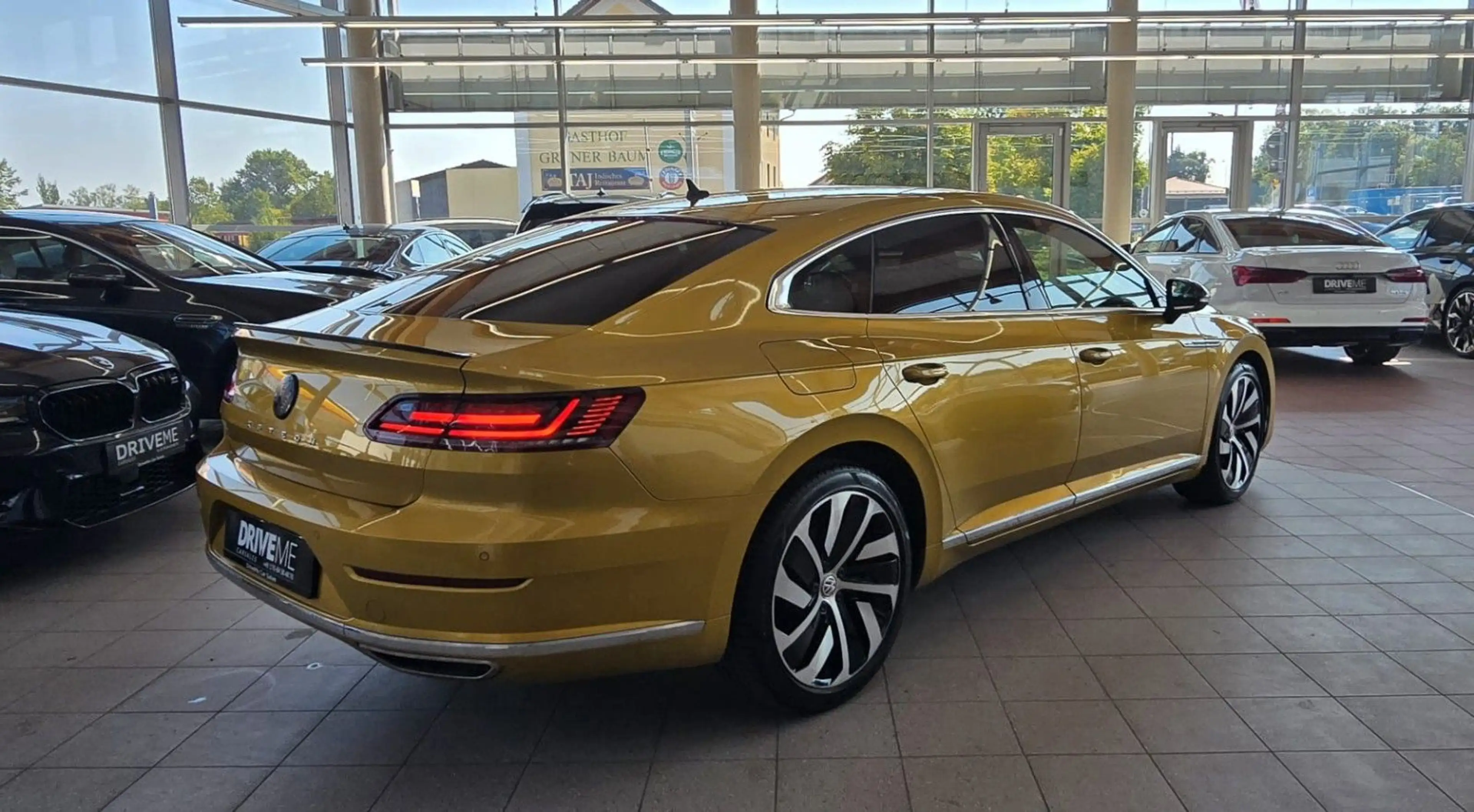 Volkswagen Arteon 2.0TDI DSG R-Line Virtual ACC LED — photo 8