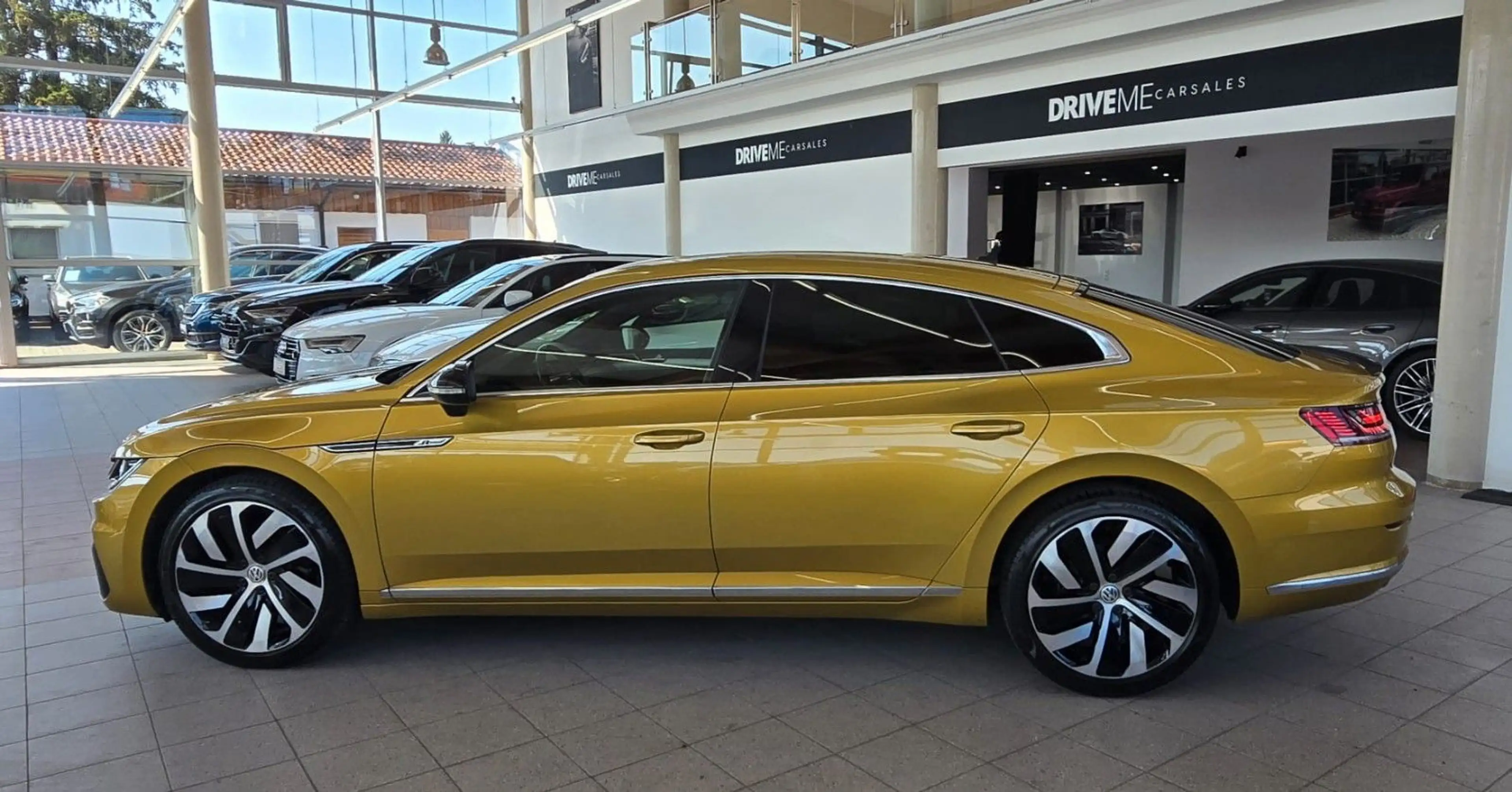 Volkswagen Arteon 2.0TDI DSG R-Line Virtual ACC LED — photo 6