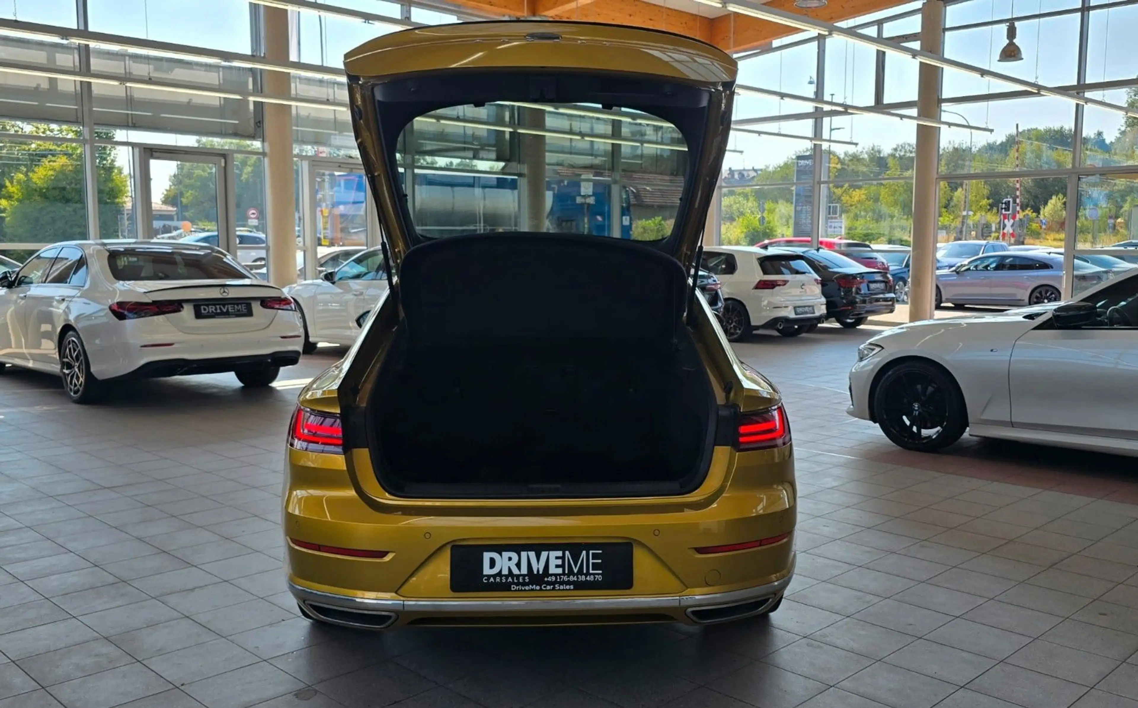 Volkswagen Arteon 2.0TDI DSG R-Line Virtual ACC LED — photo 10